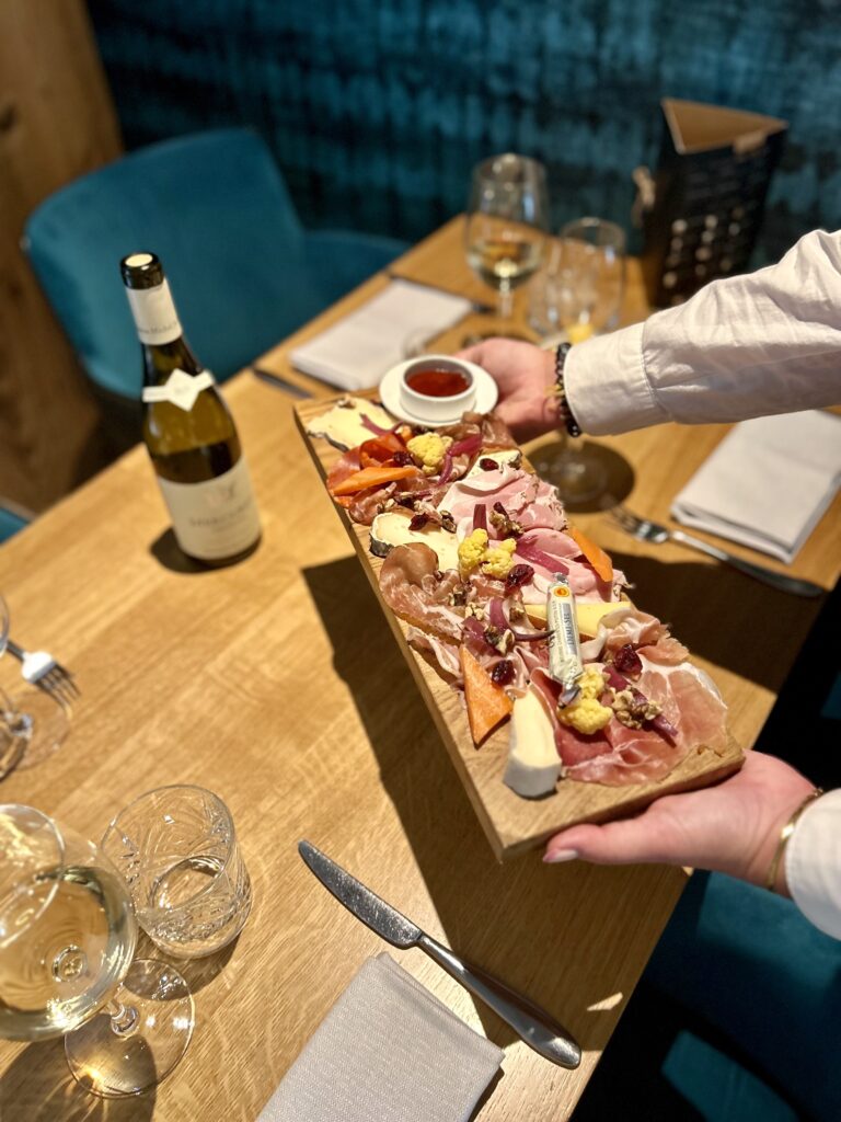 Agence June, votre agence de communication Haute-Savoie - Annecy - Annemasse - Genève